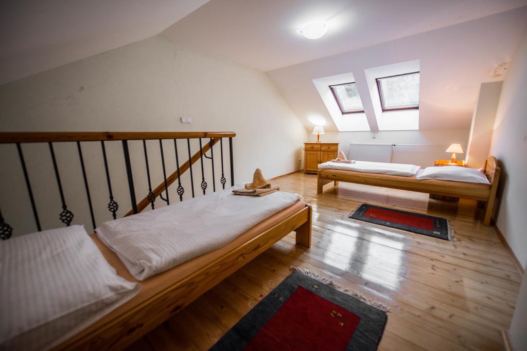 Plejsy Hotell Krompachy Eksteriør bilde