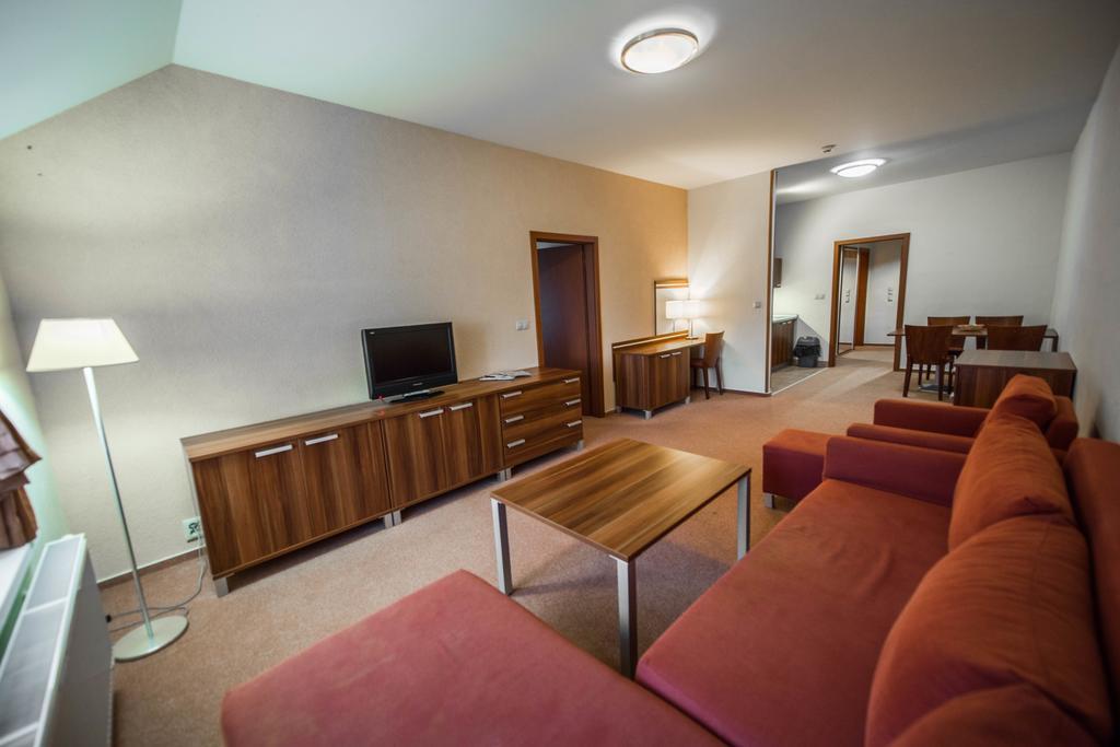 Plejsy Hotell Krompachy Eksteriør bilde