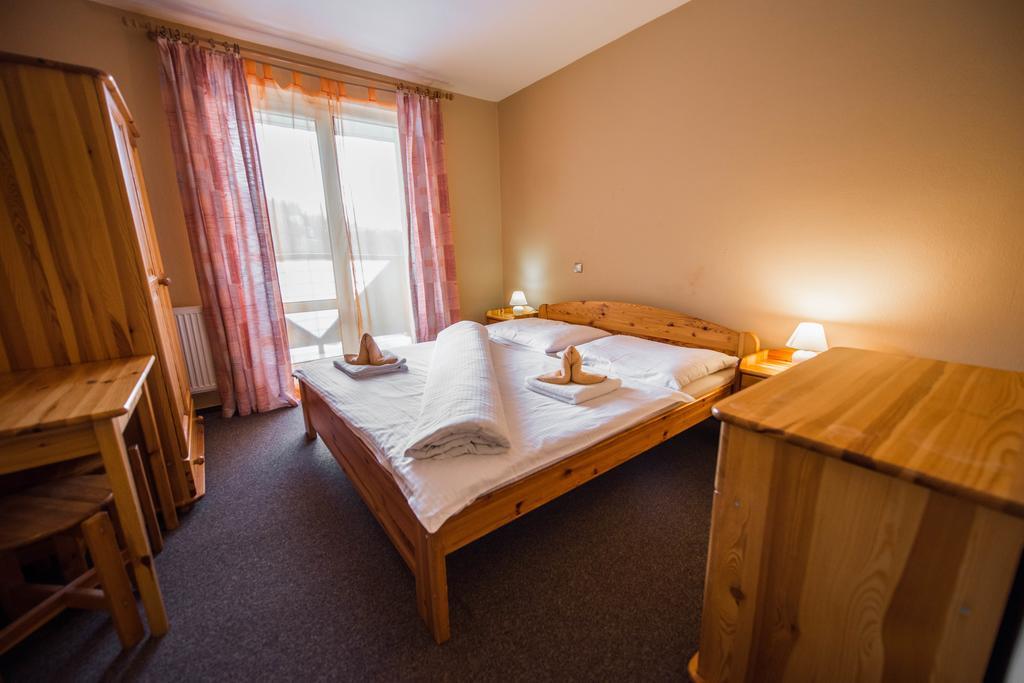 Plejsy Hotell Krompachy Eksteriør bilde