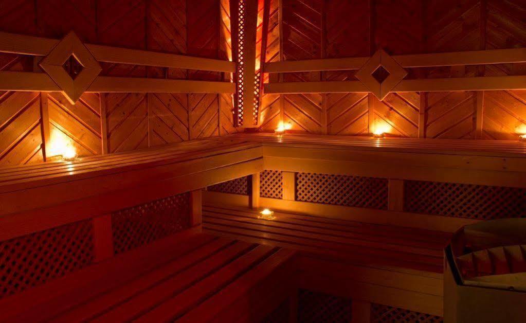 Plejsy Hotell Krompachy Eksteriør bilde